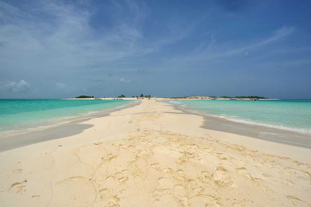 Turismo en Cayo de Agua: descubre el paraíso escondido de Los Roques