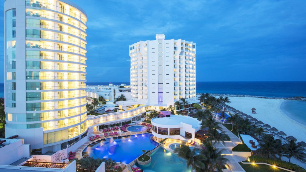 Krystal Grand Cancún