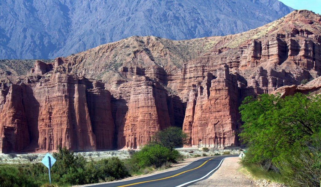 Turismo en Cafayate, Argentina: el encanto del vino y los paisajes del norte