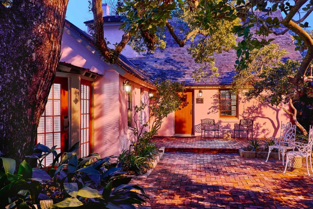 The Collector Luxury Inn & Gardens